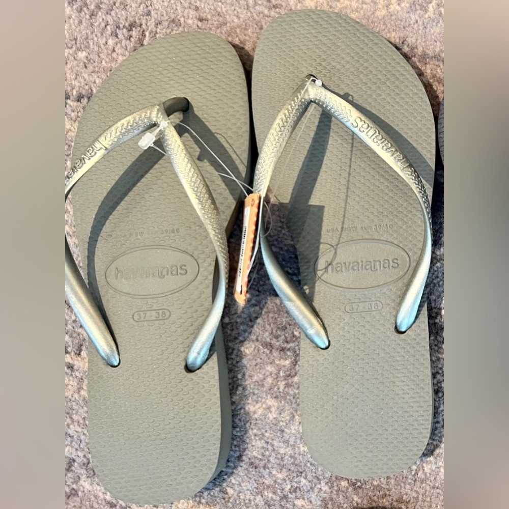 Havaianas flip flops. Brazil size 37/38 (Womens US Size 7/8) grey beach sandals